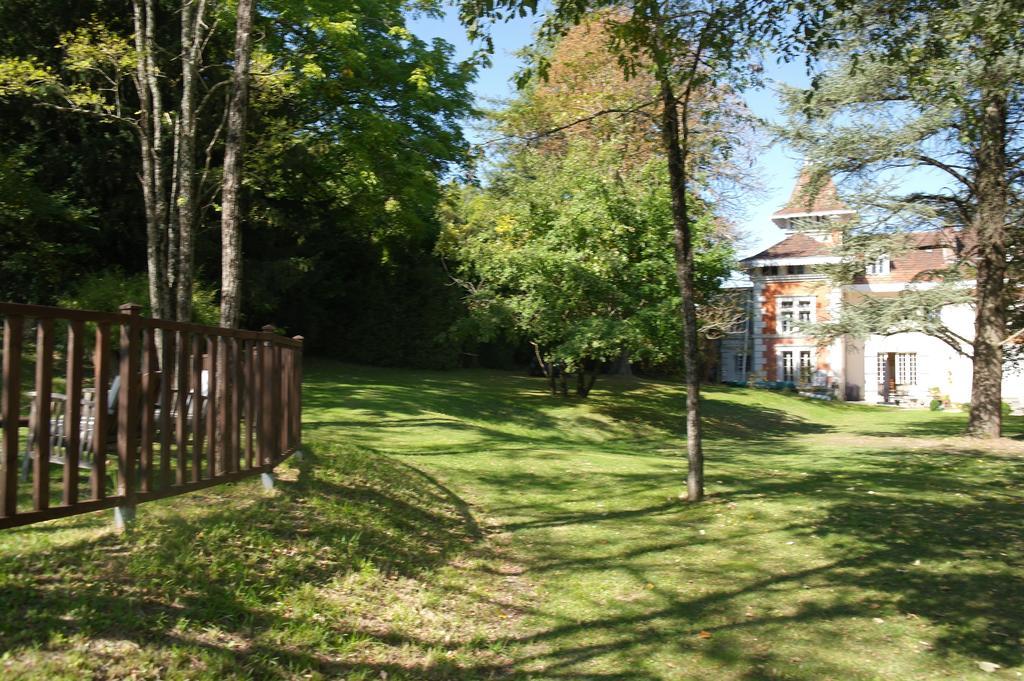 Le Chalet De Luxe Bed & Breakfast Saint-Severin Exterior photo